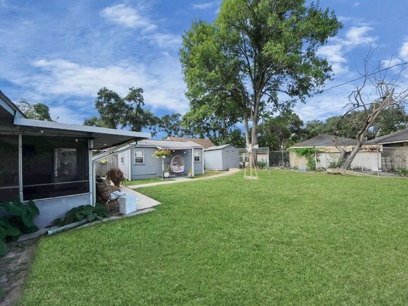 1226 Stonecrest, Houston TX 77018