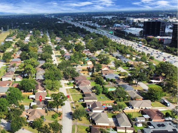 1226 Stonecrest, Houston TX 77018