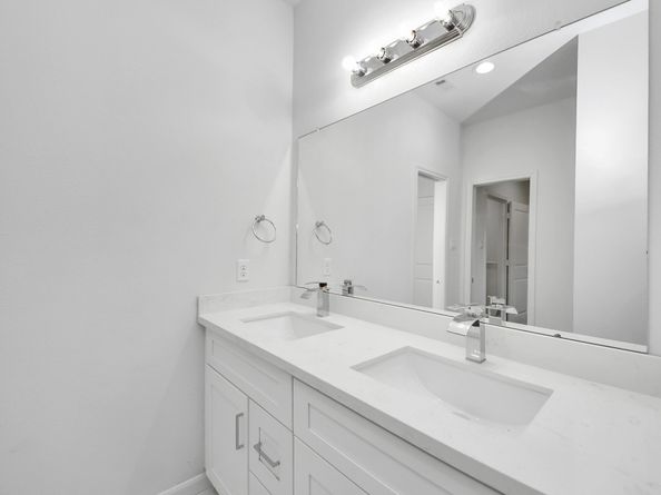4010 Mckinley Street, Houston TX 77051
