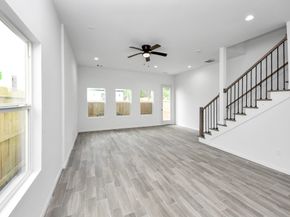 4010 Mckinley Street, Houston TX 77051