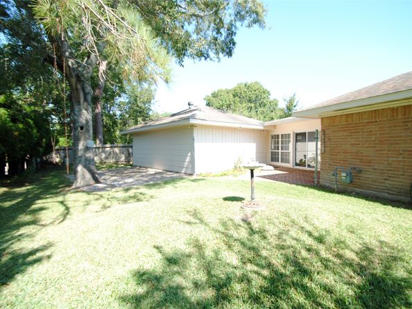 1006 Baymeadow Drive, Houston TX 77062