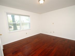 1006 Baymeadow Drive, Houston TX 77062