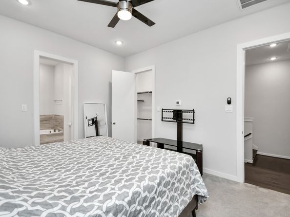 619 Thornton Oaks Lane, Houston TX 77018