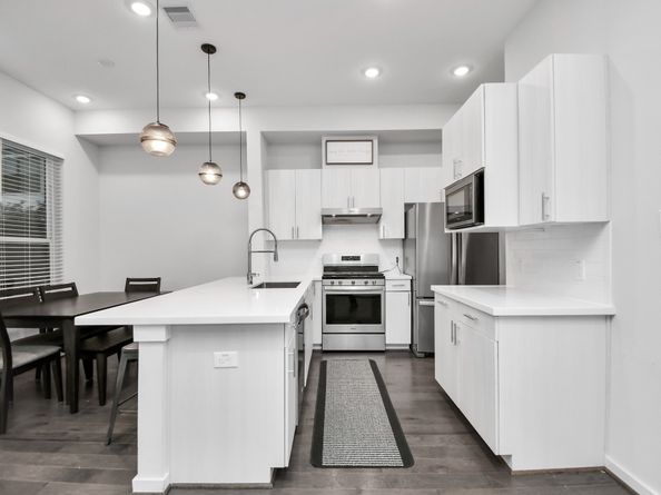 619 Thornton Oaks Lane, Houston TX 77018