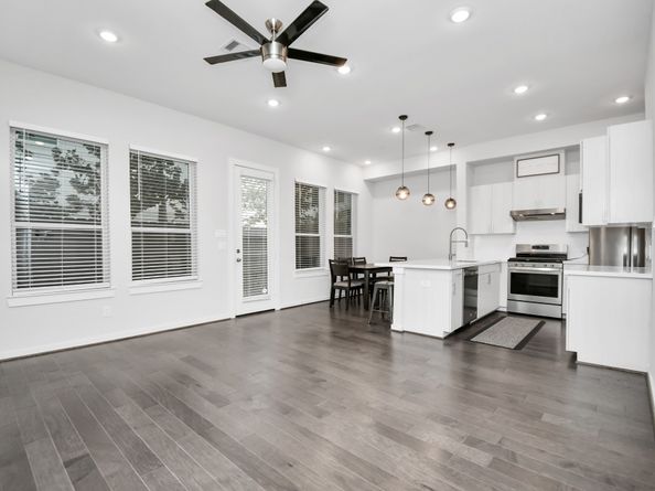 619 Thornton Oaks Lane, Houston TX 77018