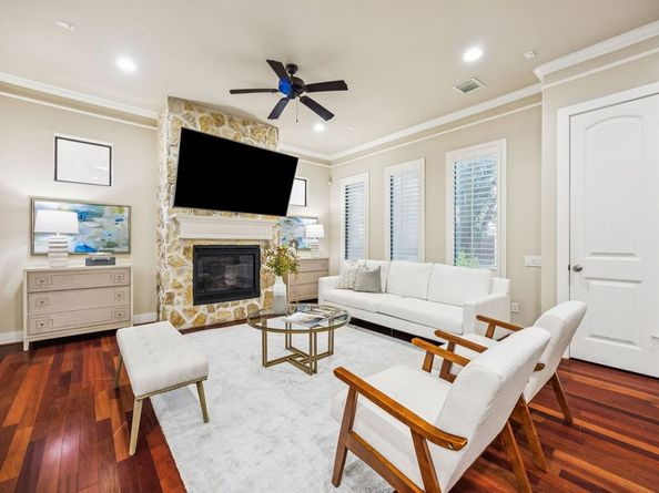 11022 Robin Hood Court, Houston TX 77043