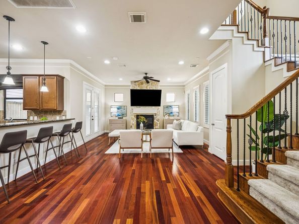 11022 Robin Hood Court, Houston TX 77043