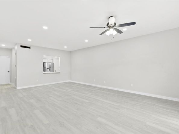 550 Wilcrest Drive 550, Houston TX 77042