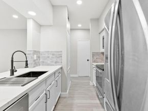 550 Wilcrest Drive 550, Houston TX 77042