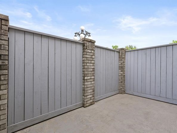 550 Wilcrest Drive 550, Houston TX 77042