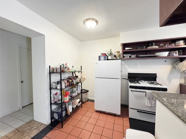 2712 Oakcliff Street, Houston TX 77023