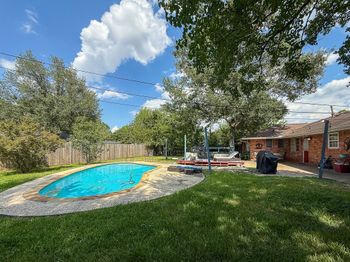8902 Blankenship Drive