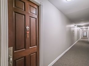 4515 Briar Hollow Place Place 307, Houston TX 77027
