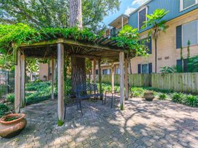 4515 Briar Hollow Place Place 307, Houston TX 77027