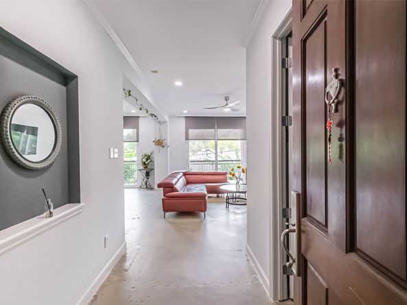 4515 Briar Hollow Place Place 307, Houston TX 77027