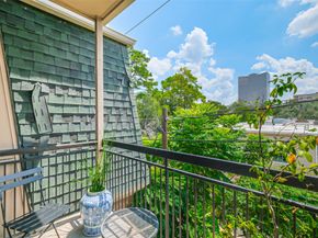 4515 Briar Hollow Place Place 307, Houston TX 77027