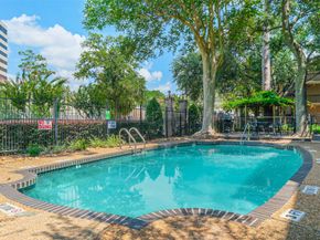 4515 Briar Hollow Place Place 307, Houston TX 77027