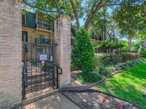 4515 Briar Hollow Place Place 307, Houston TX 77027