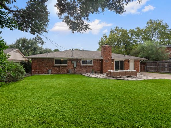 2515 Blue Willow Drive, Houston TX 77042