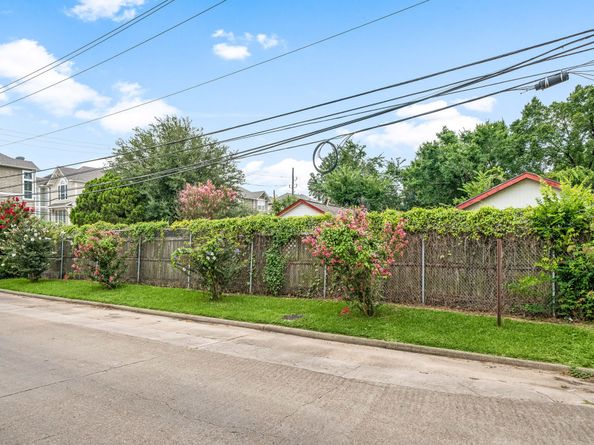 2609 Bevis Street, Houston TX 77008