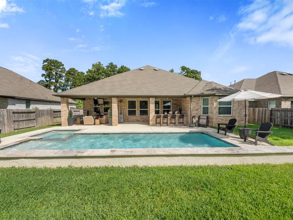 1803 Graystone Hills Drive, Conroe TX 77304