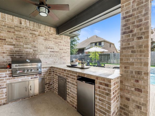 1803 Graystone Hills Drive, Conroe TX 77304