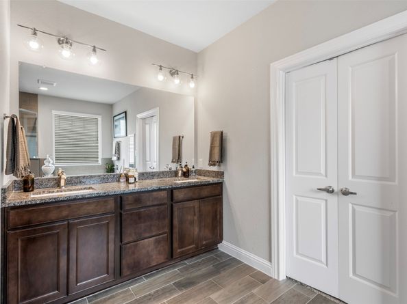 1803 Graystone Hills Drive, Conroe TX 77304