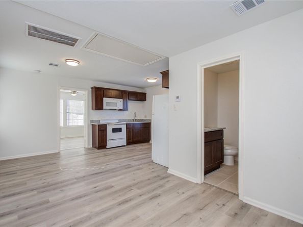 1051 W Little York Road, Houston TX 77091