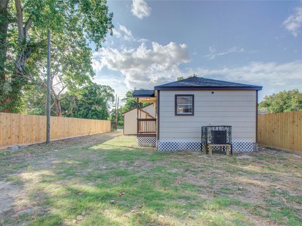 1051 W Little York Road, Houston TX 77091