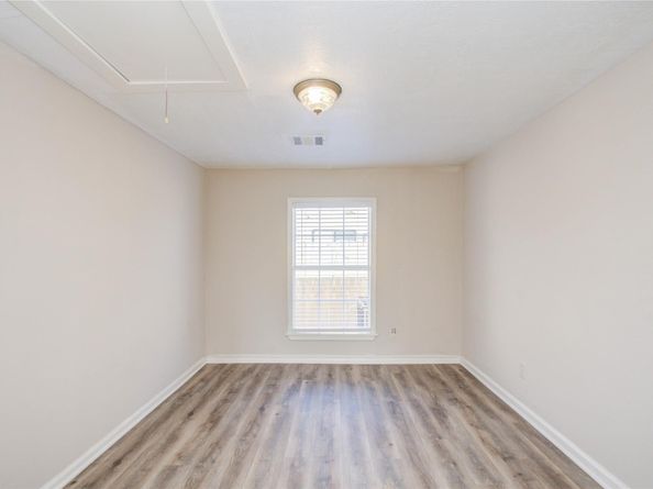 1051 W Little York Road, Houston TX 77091