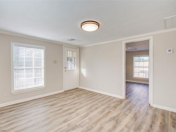 1051 W Little York Road, Houston TX 77091