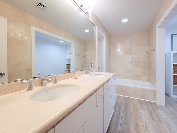 9333 Memorial Drive 410, Houston TX 77024