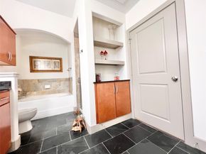 1901 Post Oak Boulevard 3506, Houston TX 77056