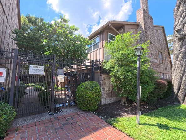 2574 Marilee Lane 2, Houston TX 77057
