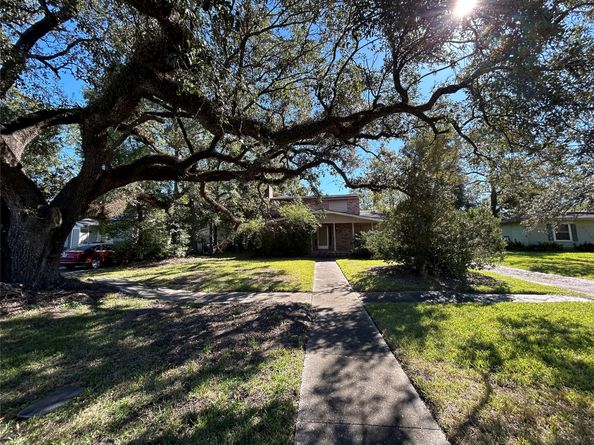 8124 Glenbrook Drive, Houston TX 77017