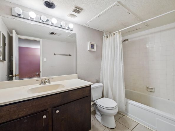 2100 Wilcrest Drive 130, Houston TX 77042