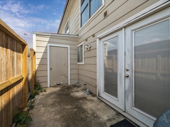 2100 Wilcrest Drive 130, Houston TX 77042