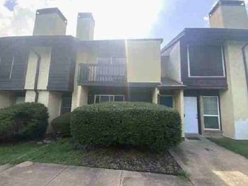 226 Rolling Hills Place