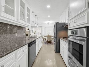 922 Centerwood Drive, Houston TX 77013
