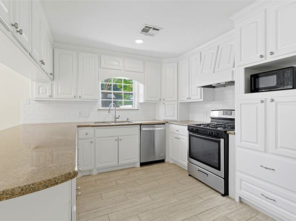 5719 Cerritos Drive, Houston TX 77035
