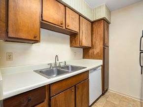 8517 Hearth Drive 31, Houston TX 77054