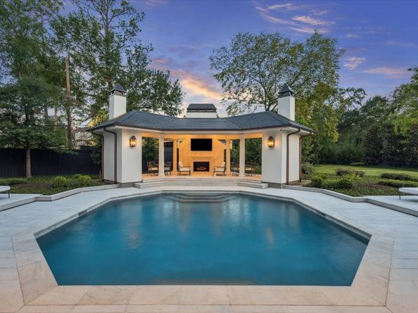 11095 Memorial Drive, Houston TX 77024