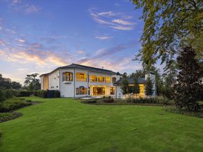 11095 Memorial Drive, Houston TX 77024
