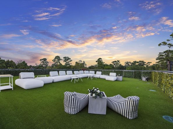 11095 Memorial Drive, Houston TX 77024