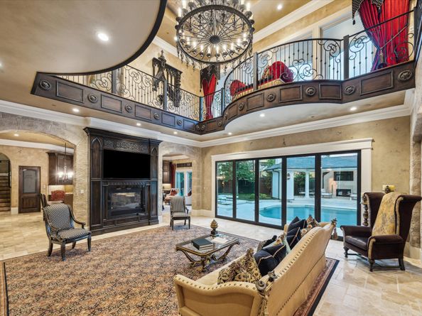 11095 Memorial Drive, Houston TX 77024