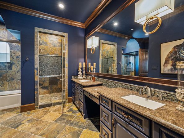 11095 Memorial Drive, Houston TX 77024