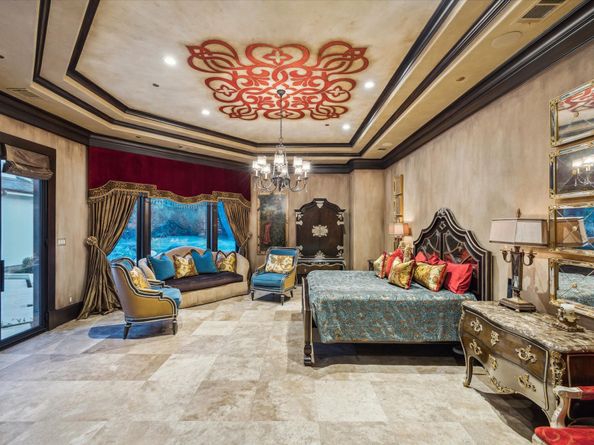 11095 Memorial Drive, Houston TX 77024