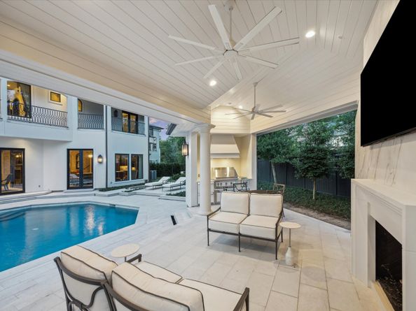 11095 Memorial Drive, Houston TX 77024