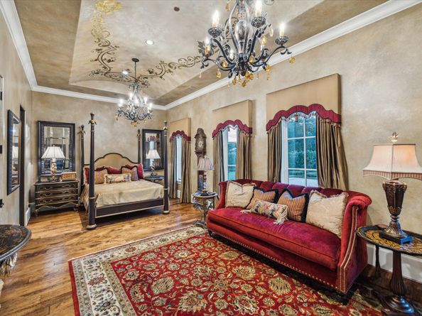11095 Memorial Drive, Houston TX 77024