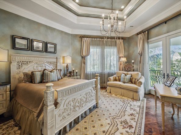 11095 Memorial Drive, Houston TX 77024
